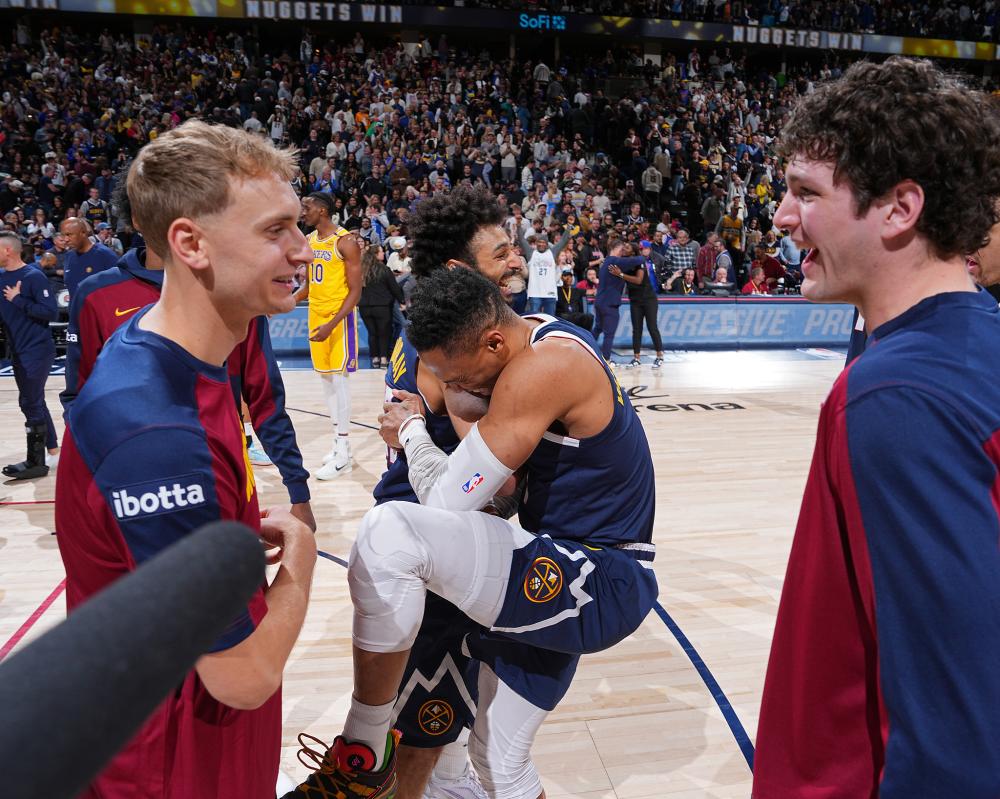 队与此商业 队与此商业